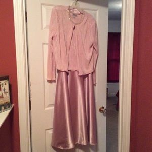 Elegant sleeveless dress with matching jacket